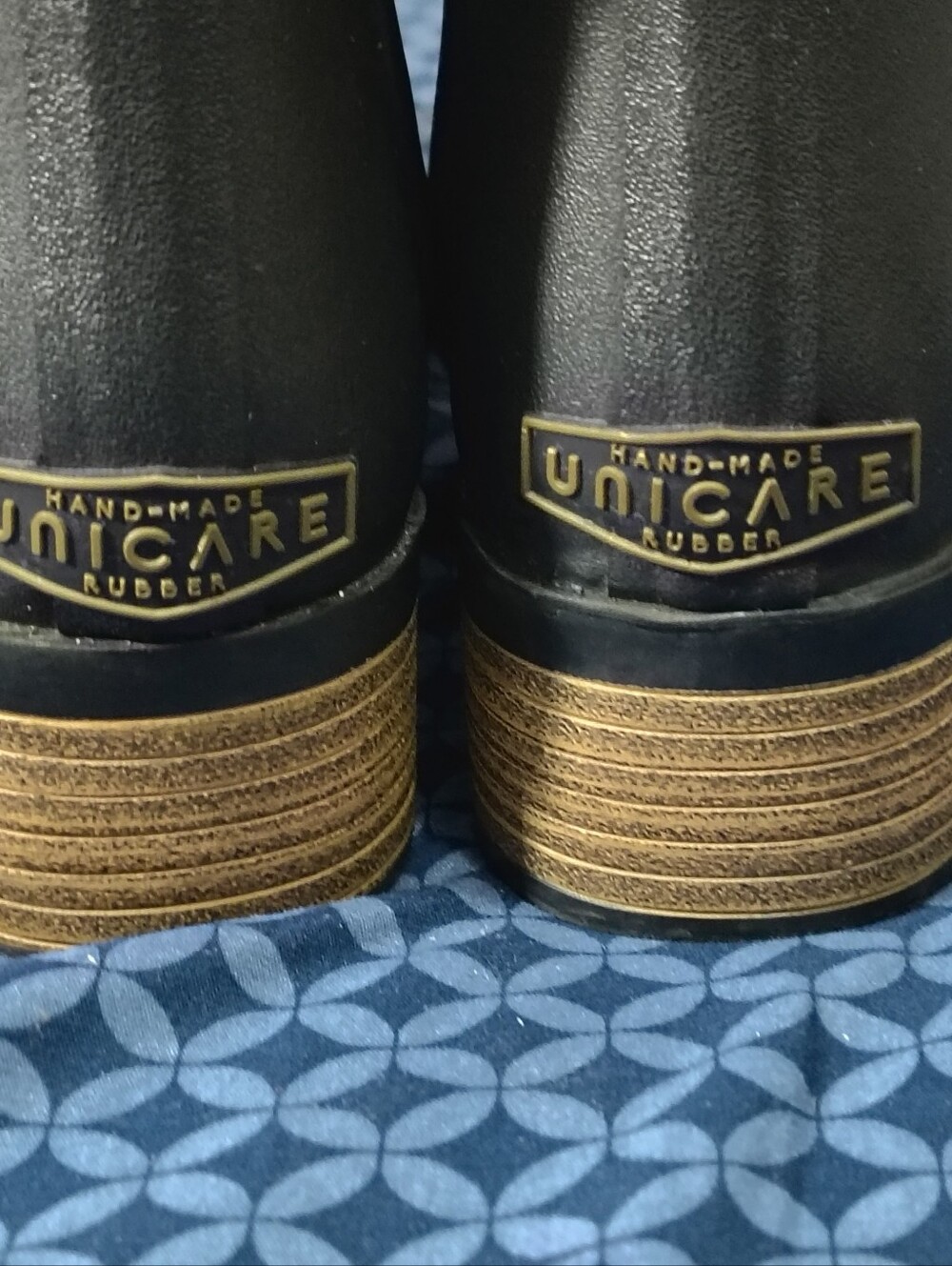 Unicare Women’s Black Rubber Chelsea Ankle Boots Pull-On Round Toe US 7 EU 37 - Picture 3 of 8